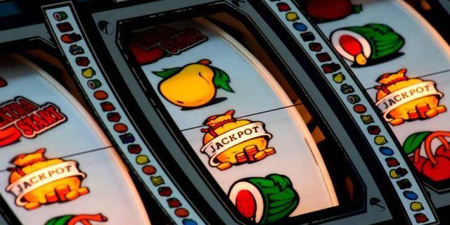 Play Fruity Slot Machines with a Bonus